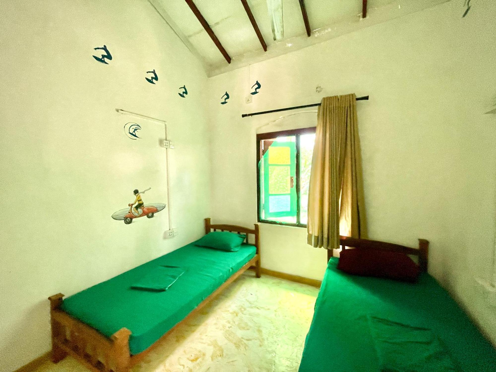 Rockstel Towers Backpacker Hostel Unawatuna Ngoại thất bức ảnh